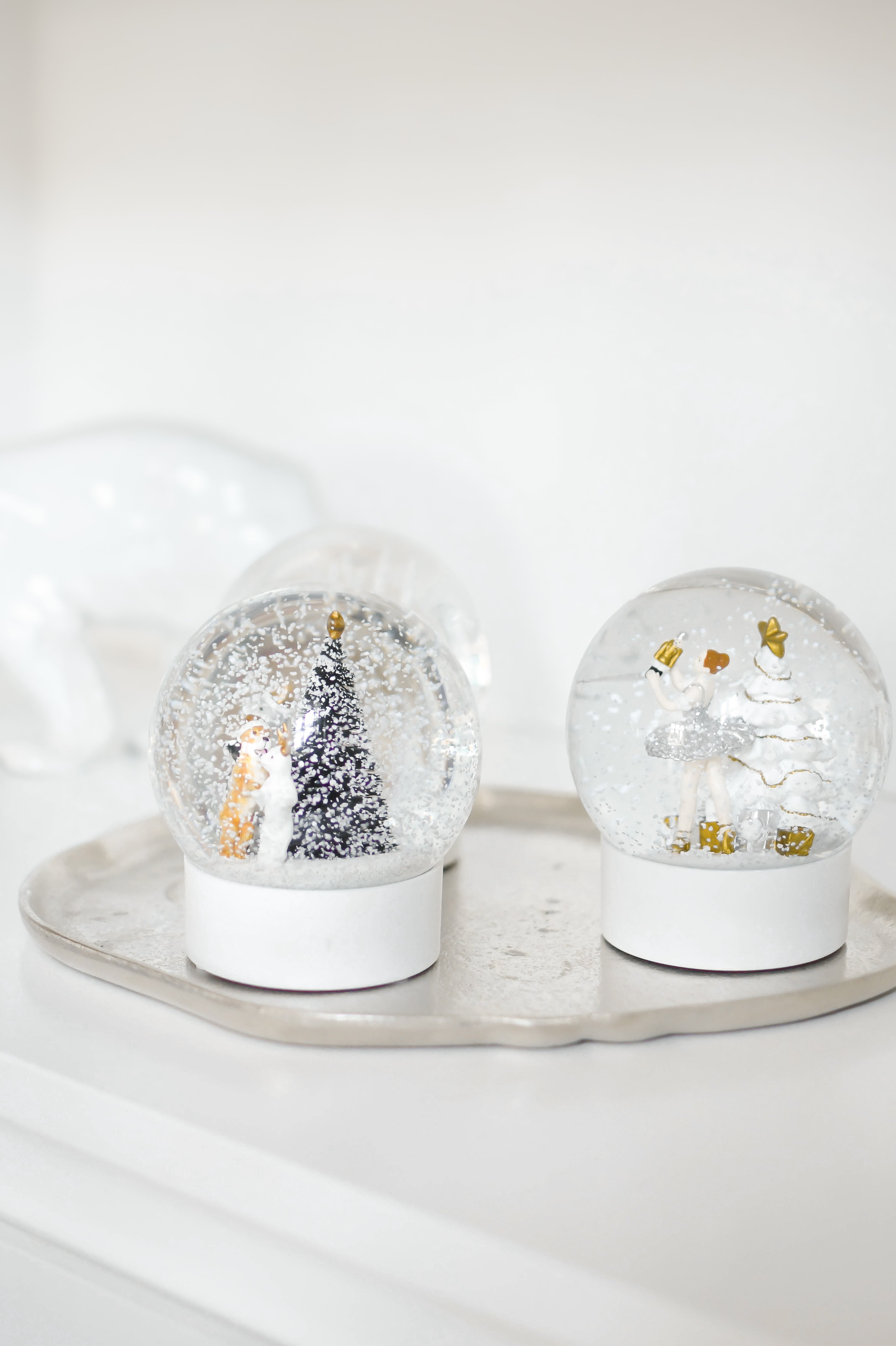 Rystekugle m. ballerina - H11,4 cm.